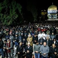 Najmanje 35.000 muslimana klanjalo teraviju u Al-Aksi uprkos izraelskim ograničenjima