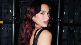 Dua Lipa priredila spektakl Puli: Pjevačicina mama Anesa porijeklom iz BiH, publici se obratila na našem jeziku