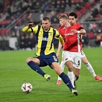 Fenerbahče izgubio u Nizozemskoj, nije pomogla ni asistencija Džeke