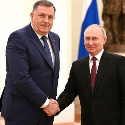 Dok je Putin kopao rovove u Moskvi, Dodik je bio u mišijoj rupi