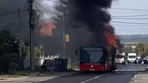 Gori autobus - Avaz