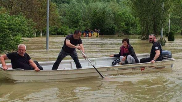 USK POPLAVE  - Avaz