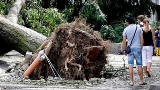 Nevrijeme pogodilo sjever Italije: Vjetar nosio krovove