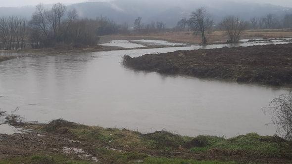 Spreča se izlila u naselju Lohinja - Avaz