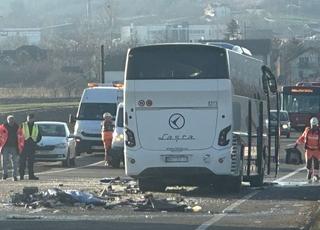 Stravična nesreća kod Beograda: U sudaru autobusa poginule dvije, povrijeđeno 20 osoba 