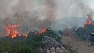 Požar na brdu kod Mostara još uvijek aktivan