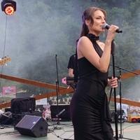U parku "Ravne 2" počeo tradicionalni ljetni festival: Džejla Ramović oduševila nekoliko hiljada posjetilaca