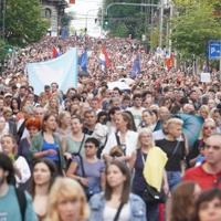 U Beogradu održani protesti protiv nasilja: Žrtve masovnih ubistava ne smiju da budu uzaludne