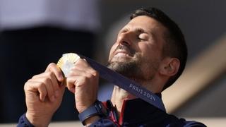 Pogledajte momenat kada je Novak Đoković dobio u ruke zlato na Olimpijskim igrama