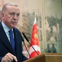 Erdoan: "Dok su vođe bosanskih Srba Karadžić i Mladić vršili pokolje u Bosni, više evropskih zemalja je stajalo iza njih, nisu računali da će za sve jednom odgovarati"