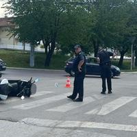 Saobraćajna nesreća u Sarajevu: Motocikl na cesti, uviđaj u toku