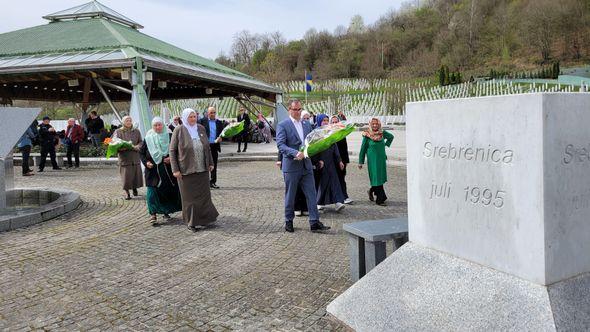 Godišnjica prve dženaze - Avaz