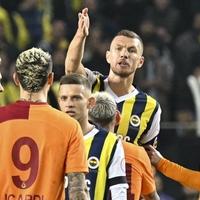 Galatasaraj objavio fotografiju Ikardija s modricom, odgovorio im Džeko: Plaču za penalom, sramotno