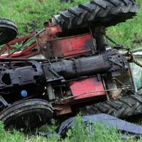 Muškarac teško povrijeđen u padu s traktora na lokalnom putu u Kamenici