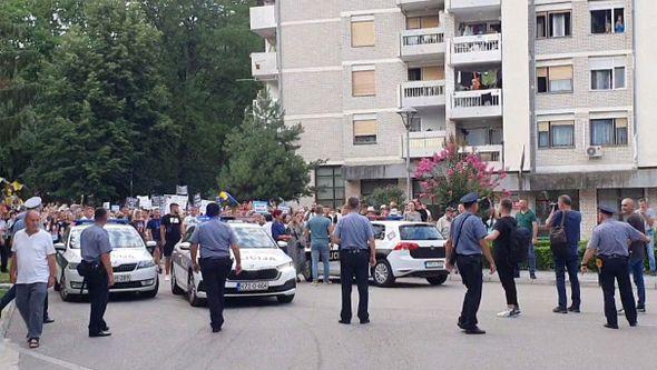 Policija čuvala proteste - Avaz