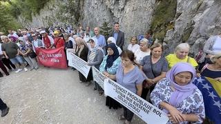 Obilježena 31. godišnjica svirepog strijeljanja 224 logoraša na Korićanskim stijenama