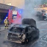 U Hrasnici gorio automobil, intervenirali vatrogasci