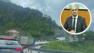 Svaki dan gužve na dionici Jablanica-Mostar: 
Dok narod čeka u koloni, Pravdić spava