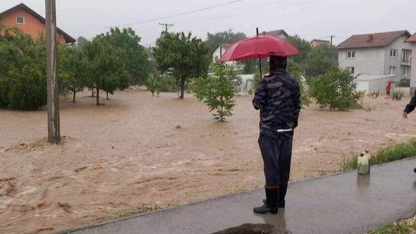 Poplave načinile veliku štetu  - Avaz