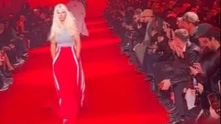 Karleuša u društvu velikih imena na Paris Fashion Weeku