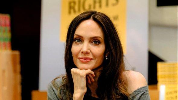 Angelina Jolie - Avaz