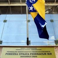 Porezni obveznici FBiH u periodu januar-maj uplatili više od tri milijarde KM javnih prihoda