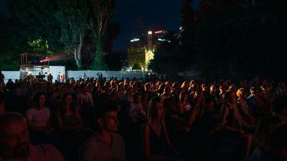 Omladinski filmski festival - Avaz