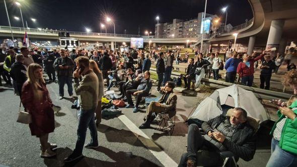 Protesti u Beogradu - Avaz