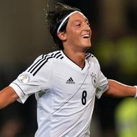 Ozil godinu nakon kraja karijere šokirao promjenom izgleda