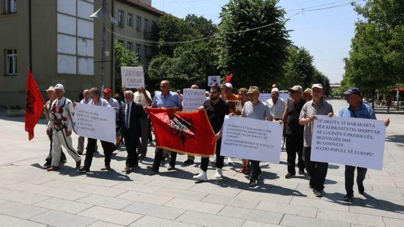 Protesti na Kosovu - Avaz