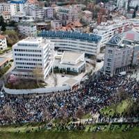 Ko je i zbog čega na protestima tražio novinare "Avaza"?